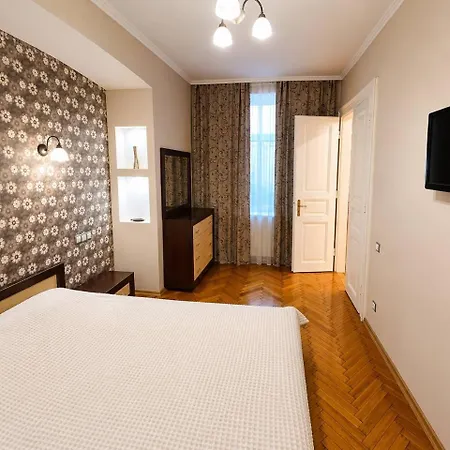 Petra Doroshenka 19 * Lviv