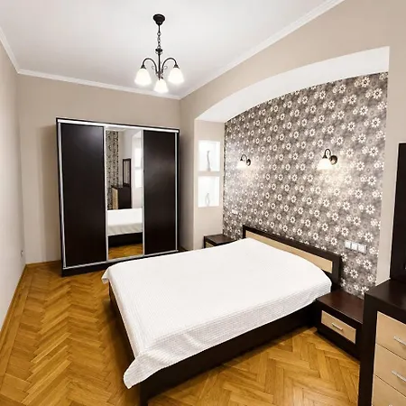 Petra Doroshenka 19 Lviv